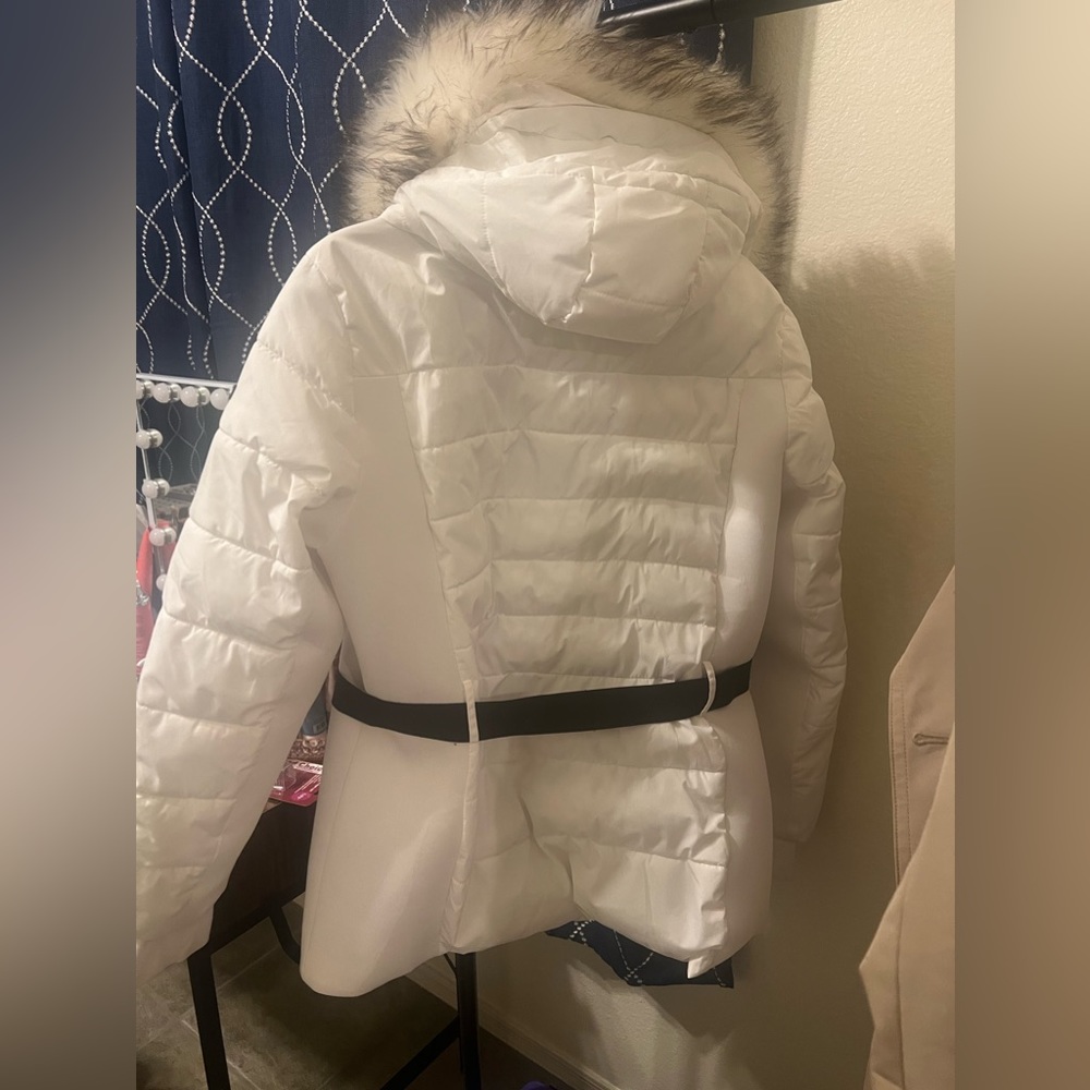 Like new London Fog puffer jacket detachable fur hood piece white w/black detail - Picture 2 of 3
